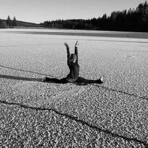 Evgenia splits